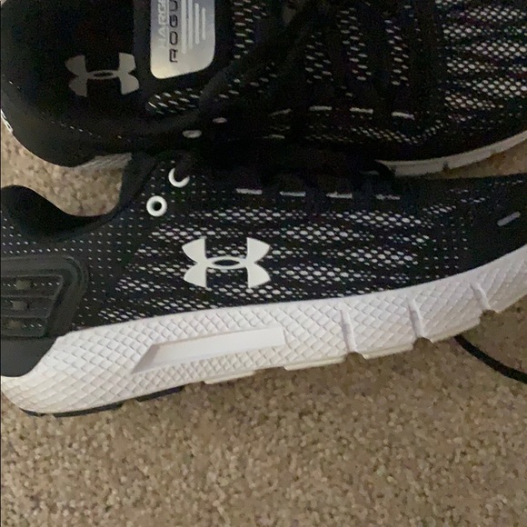 Under Armour Sneakers - Picture 2 of 3